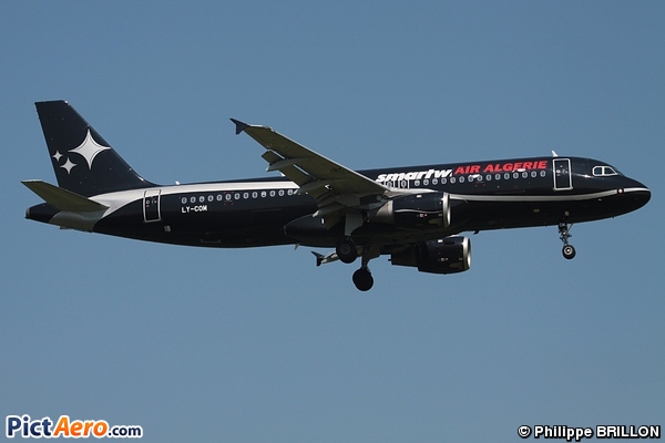 Airbus A320-212 (Smart Wings)