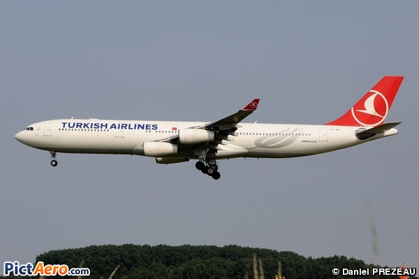 Airbus A340-311 (Turkish Airlines)
