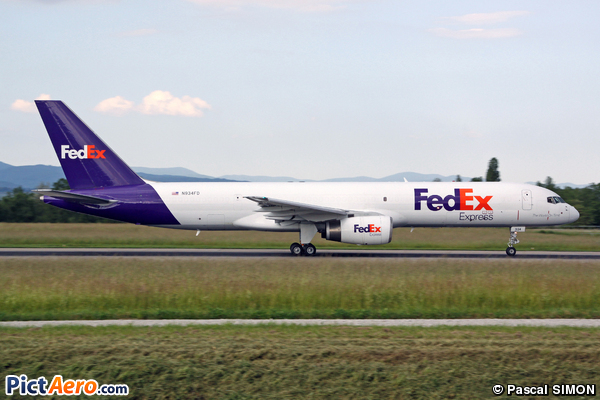 Boeing 757-21B/SF (FedEx Express)