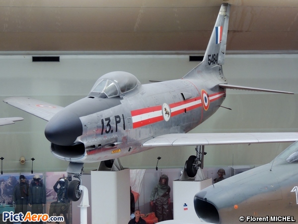 North American (FIAT) F-86K-NF Sabre  (Musée de l'Air et de l'Espace du Bourget)