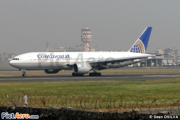 Boeing 777-224/ER (Continental Airlines)