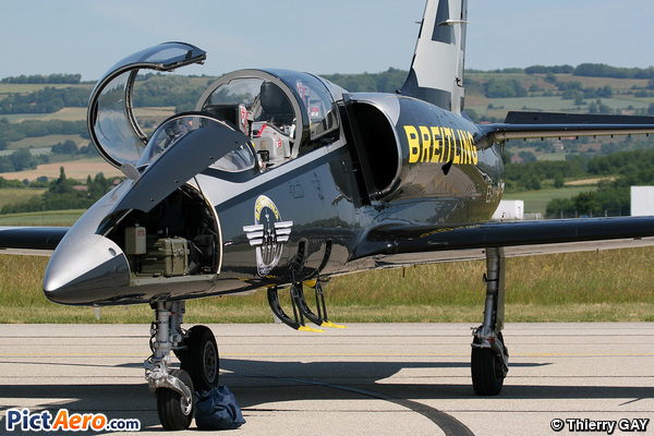 Aero Vodochody L-39 Albatros (Breitling Jet Team)