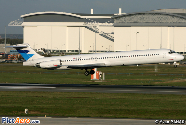 McDonnell Douglas MD-83 (DC-9-83) (AviaJet)