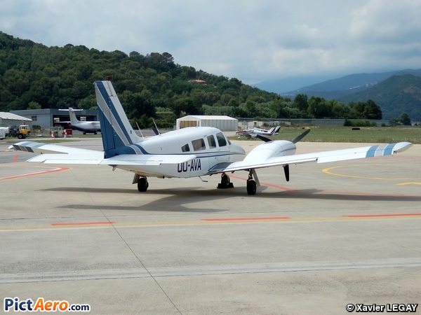 Piper PA-34-200T Seneca II (Private / Privé)
