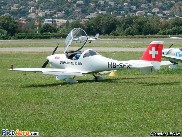 Aquila A-210 (Swiss Fliying club)