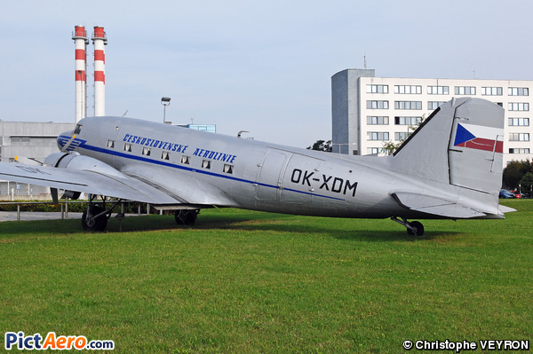 Douglas DC-3-229 (CSA Ceskoslovenske Aerolinie)