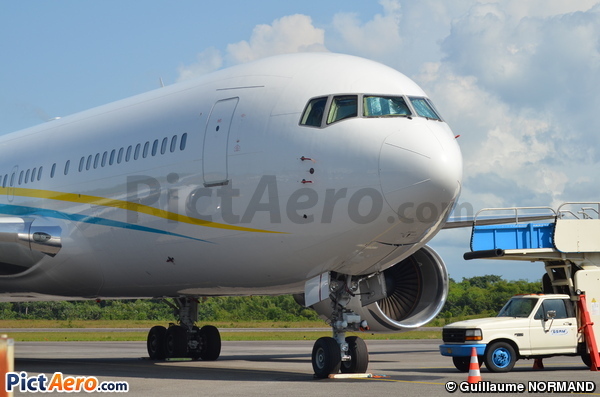 Boeing 767-2DX/ER (Comlux Aviation)