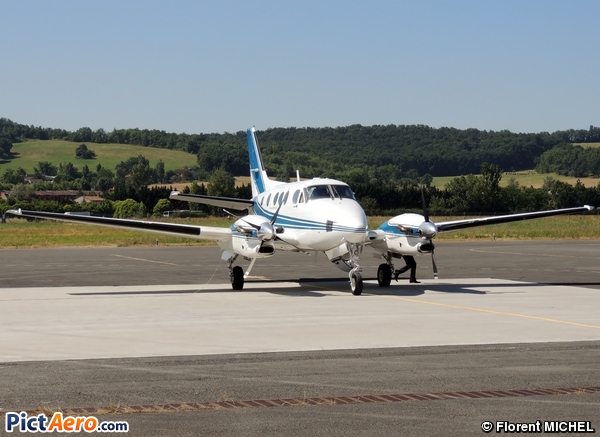 Beech C90A King Air  (Bleu Horizon)