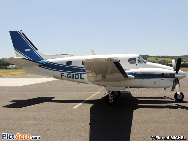 Beech C90A King Air  (Bleu Horizon)