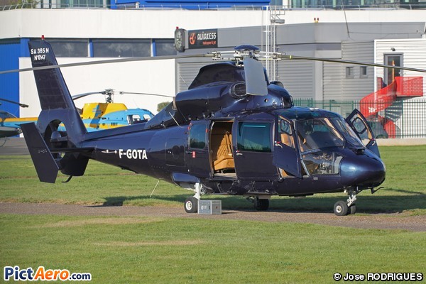 Eurocopter SA.365N Dauphin 2 (Mat Aviation)