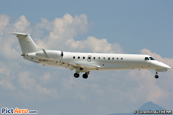 Embraer ERJ-135 BJ Legacy (Air X Charter Ltd)