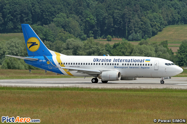 Boeing 737-33R (Ukraine International Airlines)