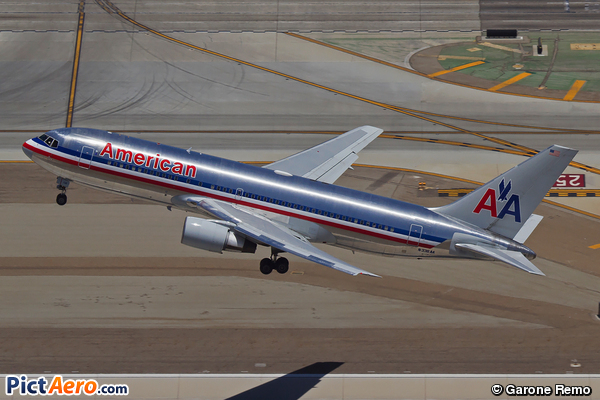 Boeing 767-223/ER (American Airlines)