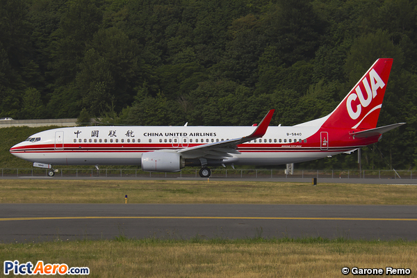 Boeing 737-89P (China United Airlines)