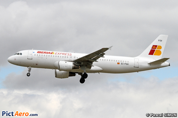 Airbus A320-211 (Iberia Express)