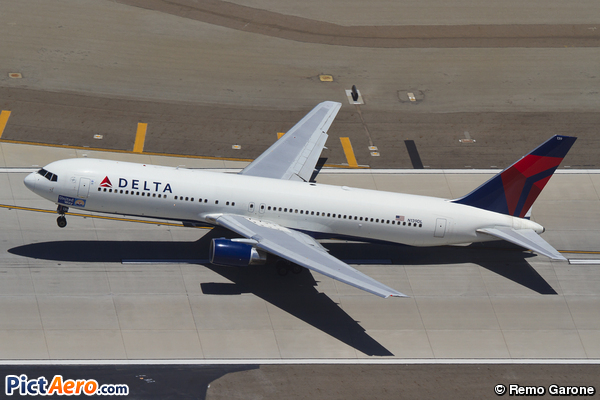 Boeing 767-332 (Delta Air Lines)