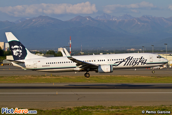 Boeing 737-990 (Alaska Airlines)