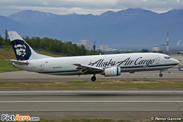 Boeing 737-490/SF (Alaska Air Cargo)