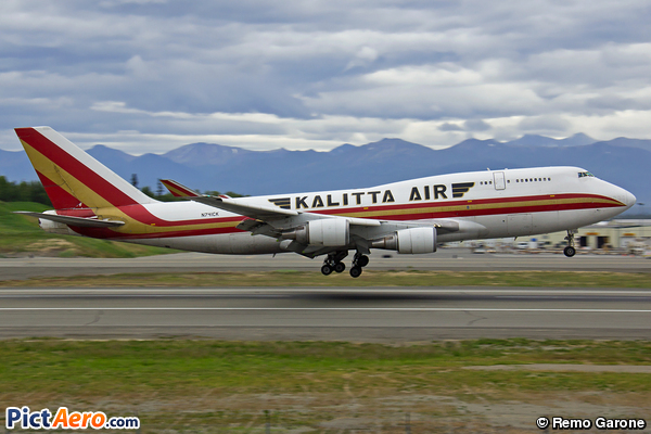 Boeing 747-4H6M/BCF (Kalitta Air)