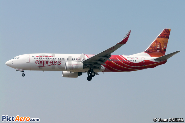 Boeing 737-8HJ (Air India Express)
