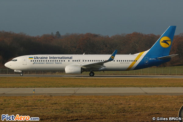 Boeing 737-9KV/ER (Ukraine International Airlines)