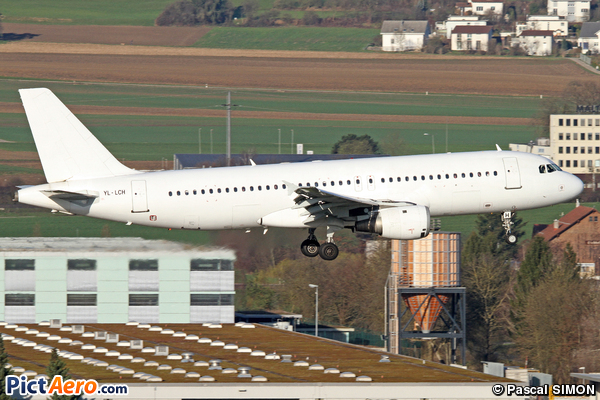 Airbus A320-211 (Smart Lynx )