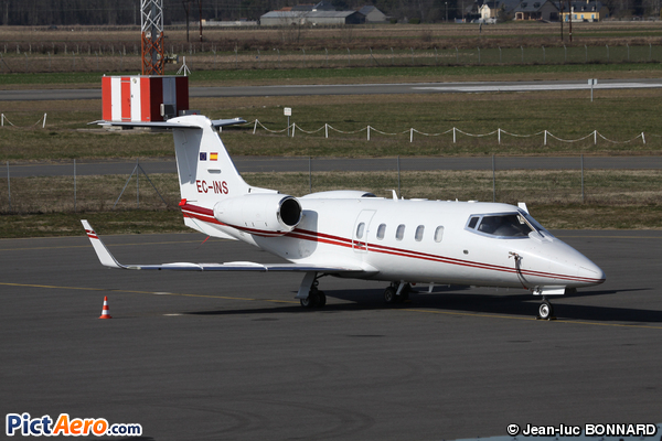 learjet 55B (Skyservice Airlines)