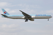 Boeing 777-3B5/ER (HL8216)