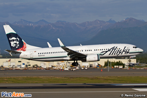 Boeing 737-890 (Alaska Airlines)