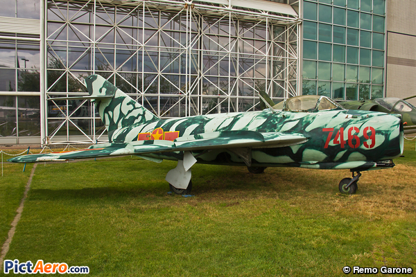 Mikoyan-Gurevich MiG-17F Fresco (Vietnam - Air Force)