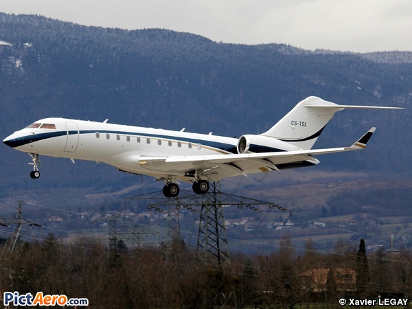 Bombardier BD-700-1A11 Global 5000 (Private / Privé)