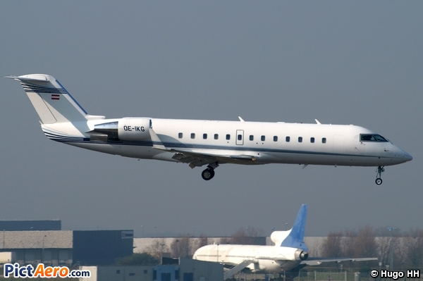 Bombardier Challenger 850 (Canadair CL-600-2B19 Challenger 850) (Majestic Executive Aviation)