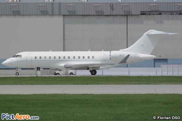 Bombardier BD-700 1A10 Global Express XRS (Private/Privé)