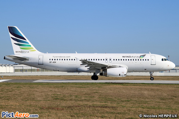 Airbus A320-232 (Windavia)