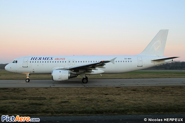 Airbus A320-211 (Hermes Airlines)