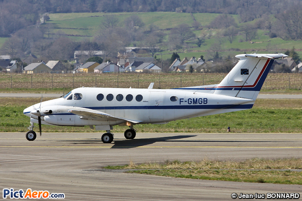 Beech Super King Air 200 (Institut Geographique National)