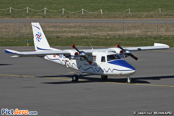 Partenavia P-68C Victor (Swiss Flight Services)