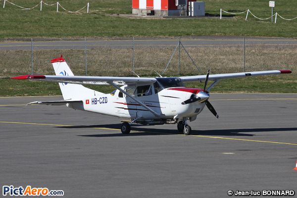 Cessna T206H Stationair TC (Swiss Flight Services)