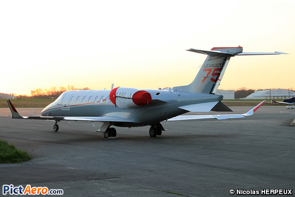 Learjet 75 (Private / Privé)