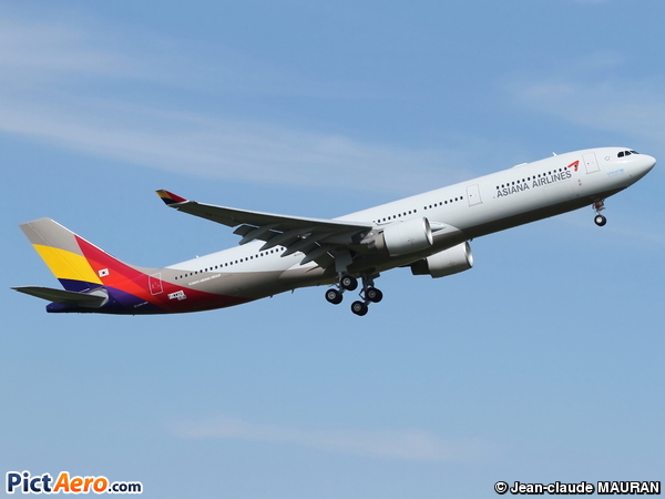Airbus A330-342 (Asiana Airlines)