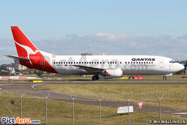 Boeing 737-476 (Qantas)