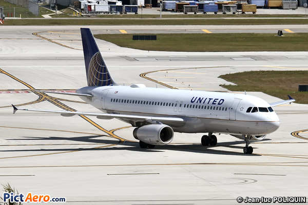 Airbus A330-232 (United Airlines)