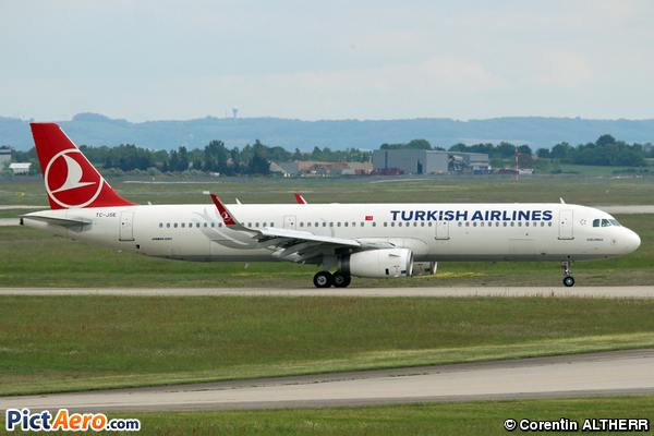 Airbus A321-214 (Turkish Airlines)
