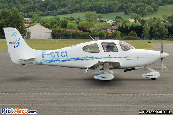 Cirrus SR-20 G-2 (Aéroclub du Dauphiné)