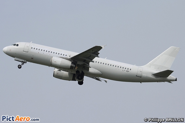 Airbus A320-233 (Avion Express)
