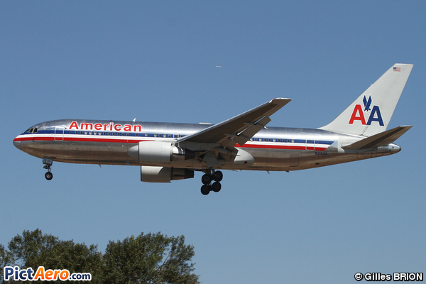 Boeing 767-223/ER (American Airlines)