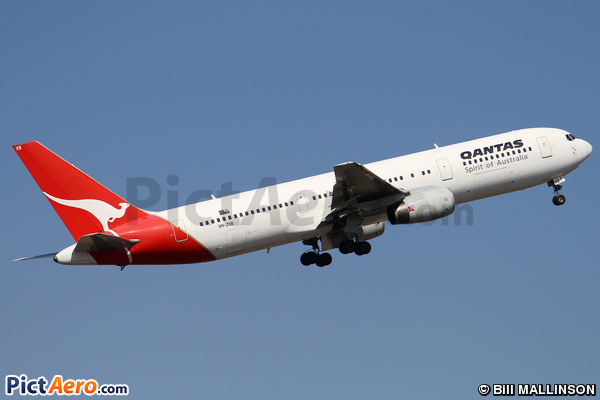 Boeing 767-336/ER (Qantas)