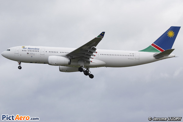 Airbus A330-243 (Air Namibia)