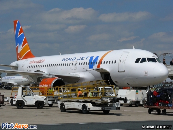 Airbus A320-212 (Wind Jet)
