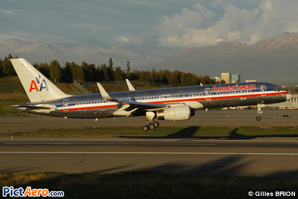 Boeing 757-223/WL (American Airlines)